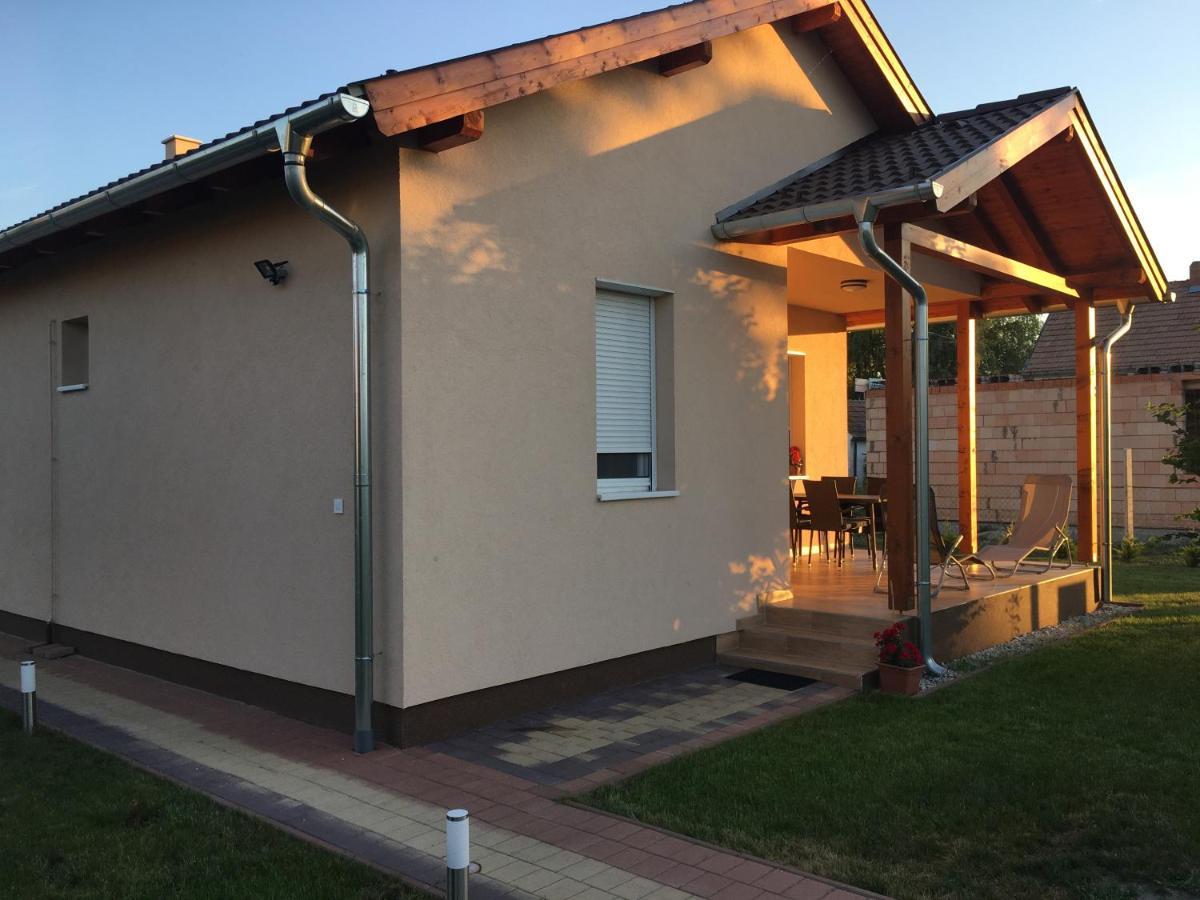Konrad Apartman Villa Balatonmáriafürdő Eksteriør bilde