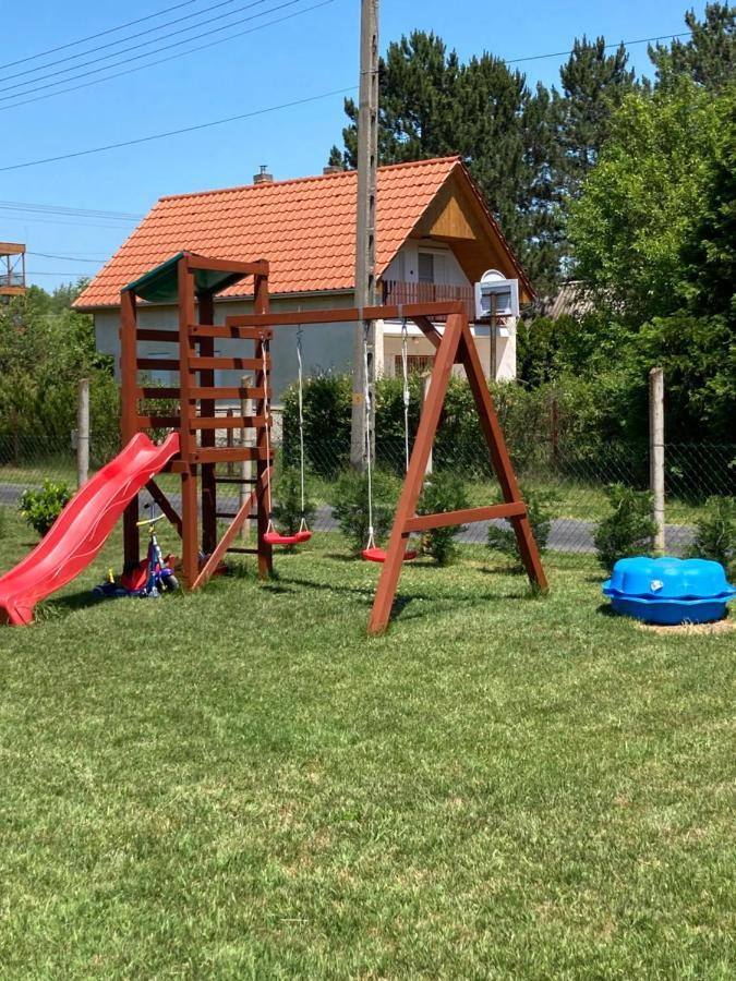 Konrad Apartman Villa Balatonmáriafürdő Eksteriør bilde