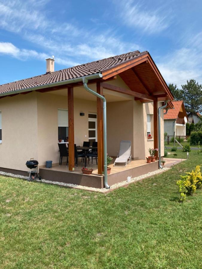 Konrad Apartman Villa Balatonmáriafürdő Eksteriør bilde