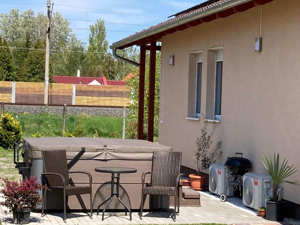 Konrad Apartman Villa Balatonmáriafürdő Eksteriør bilde