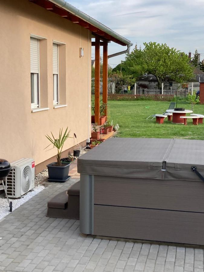 Konrad Apartman Villa Balatonmáriafürdő Eksteriør bilde