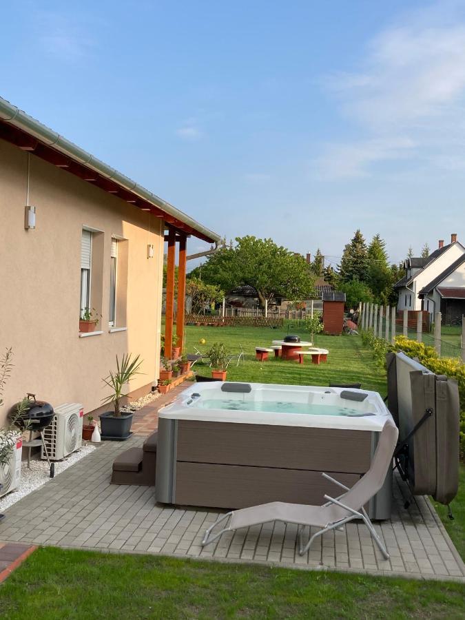 Konrad Apartman Villa Balatonmáriafürdő Eksteriør bilde