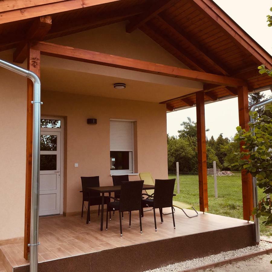 Konrad Apartman Villa Balatonmáriafürdő Eksteriør bilde