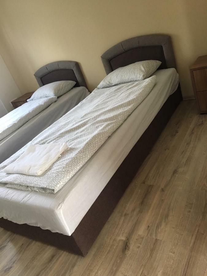 Konrad Apartman Villa Balatonmáriafürdő Eksteriør bilde